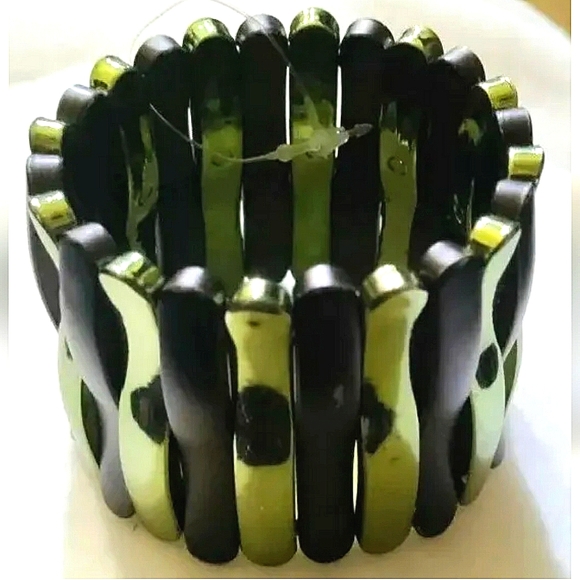 NEW! Lot of 2 Fashion Bracelets. Tree Bark Design. Charcoal & Metallic Lime. - Picture 7 of 11